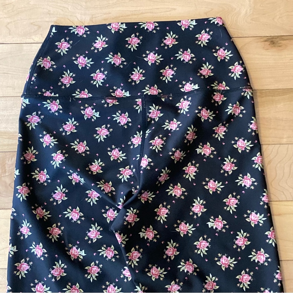 Alice + Olivia Aaron High-Rise Leggings black w ditsy floral motif size small - Picture 8 of 9